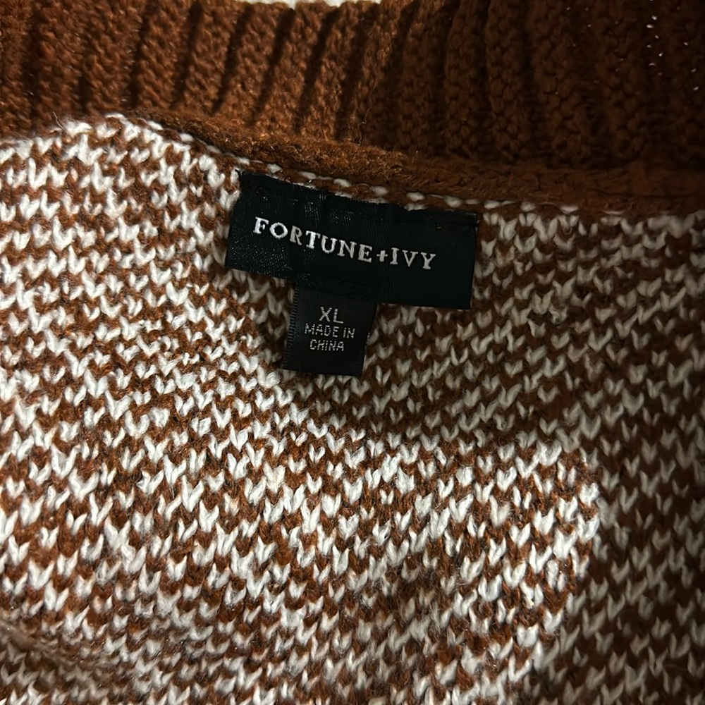 NWOT FORTUNE + IVY Cardigan Chevron Print - in rust/white - Picture 3 of 4